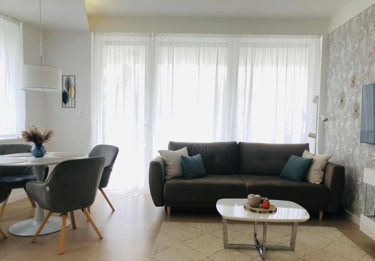 Spa Residence Carbona Apartman 104 เฮวิซ ภายนอก รูปภาพ